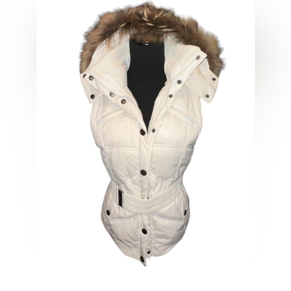 Mayo chix Woman’s Medium down white puffer vest with fur hood and belted…